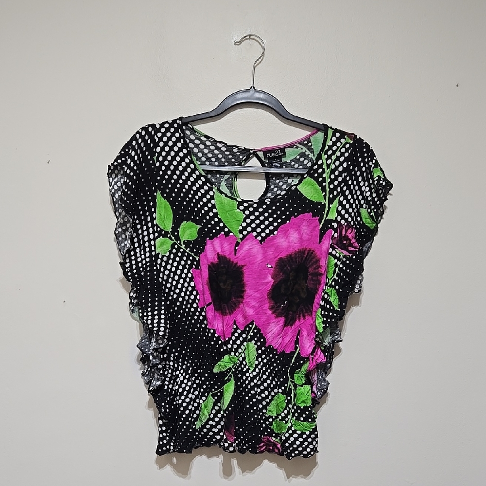 Rue21 Polka Dot Floral Shirt Sleeve Top